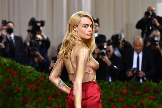 cara delevingne gala met psoriaris visibilidad enfermedad tabu