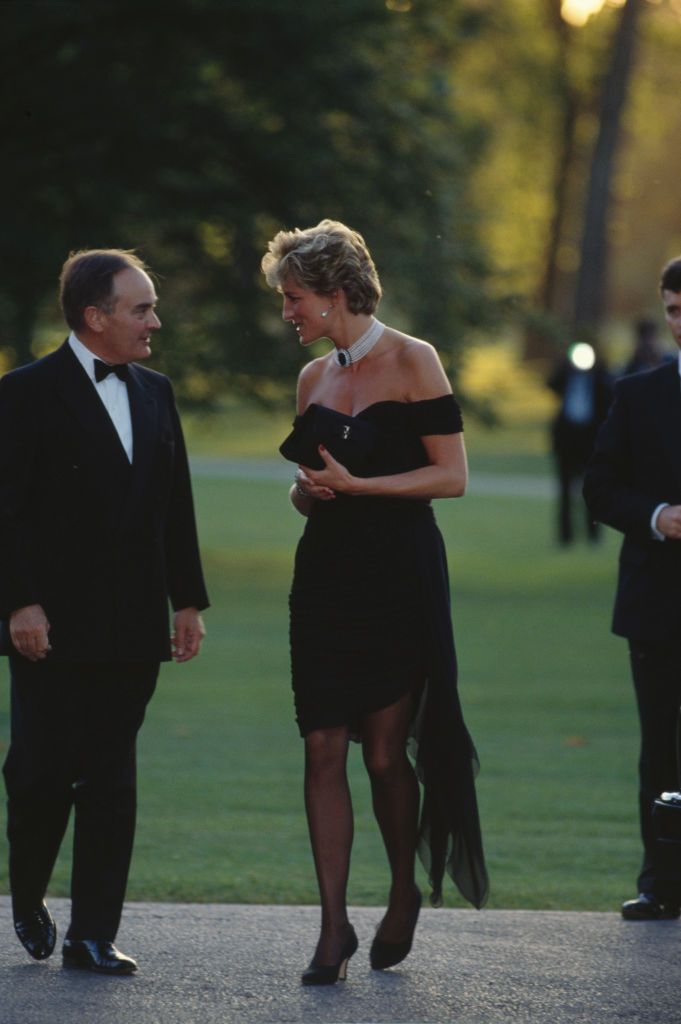 diana attends vanity fair party at the serpentine gallery