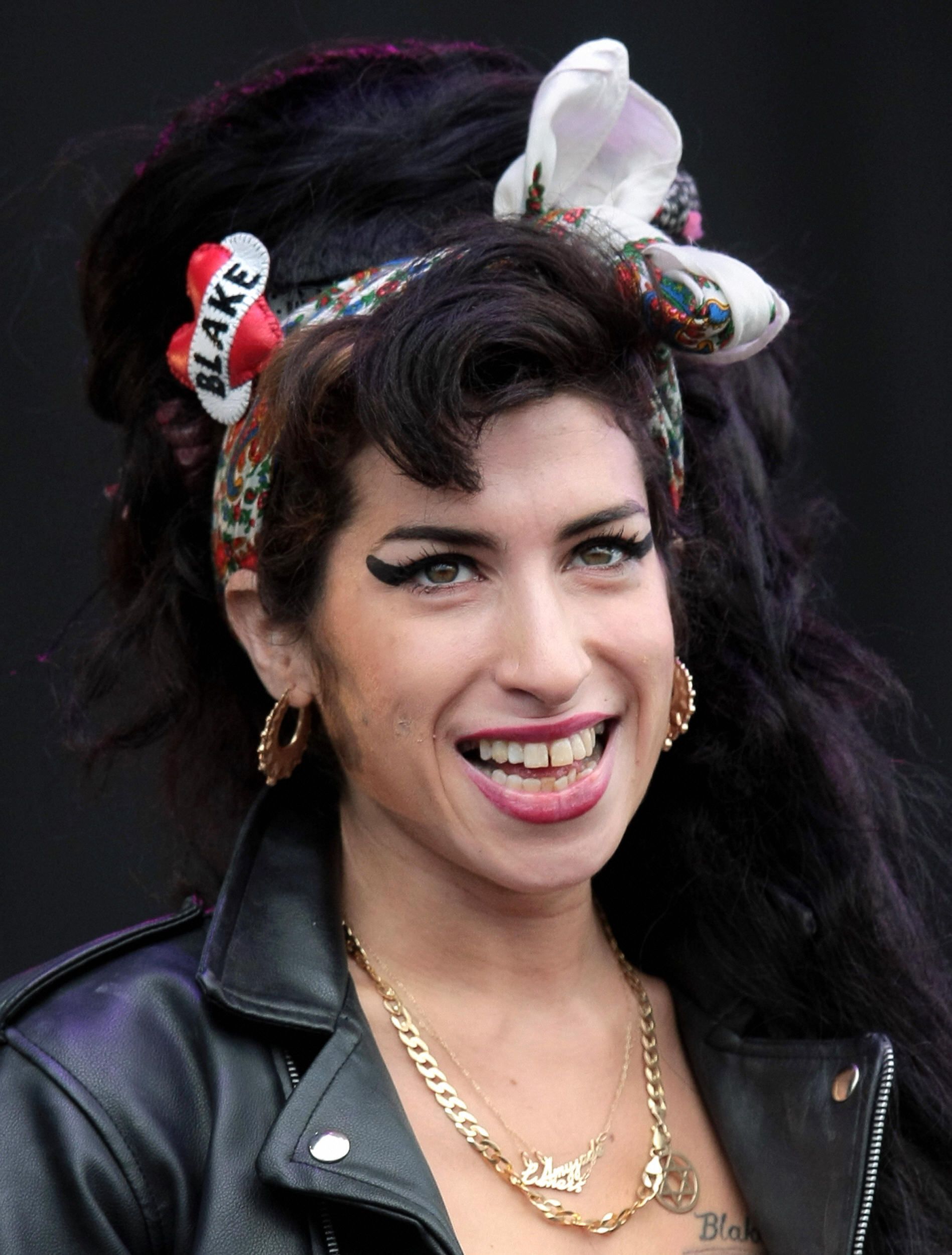 Amy Winehouse: Biography, Death, Songs, 'Back To Black'