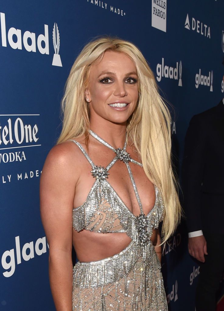 Vuelve el vestido vaquero que Britney Spears popularizó en los 2000