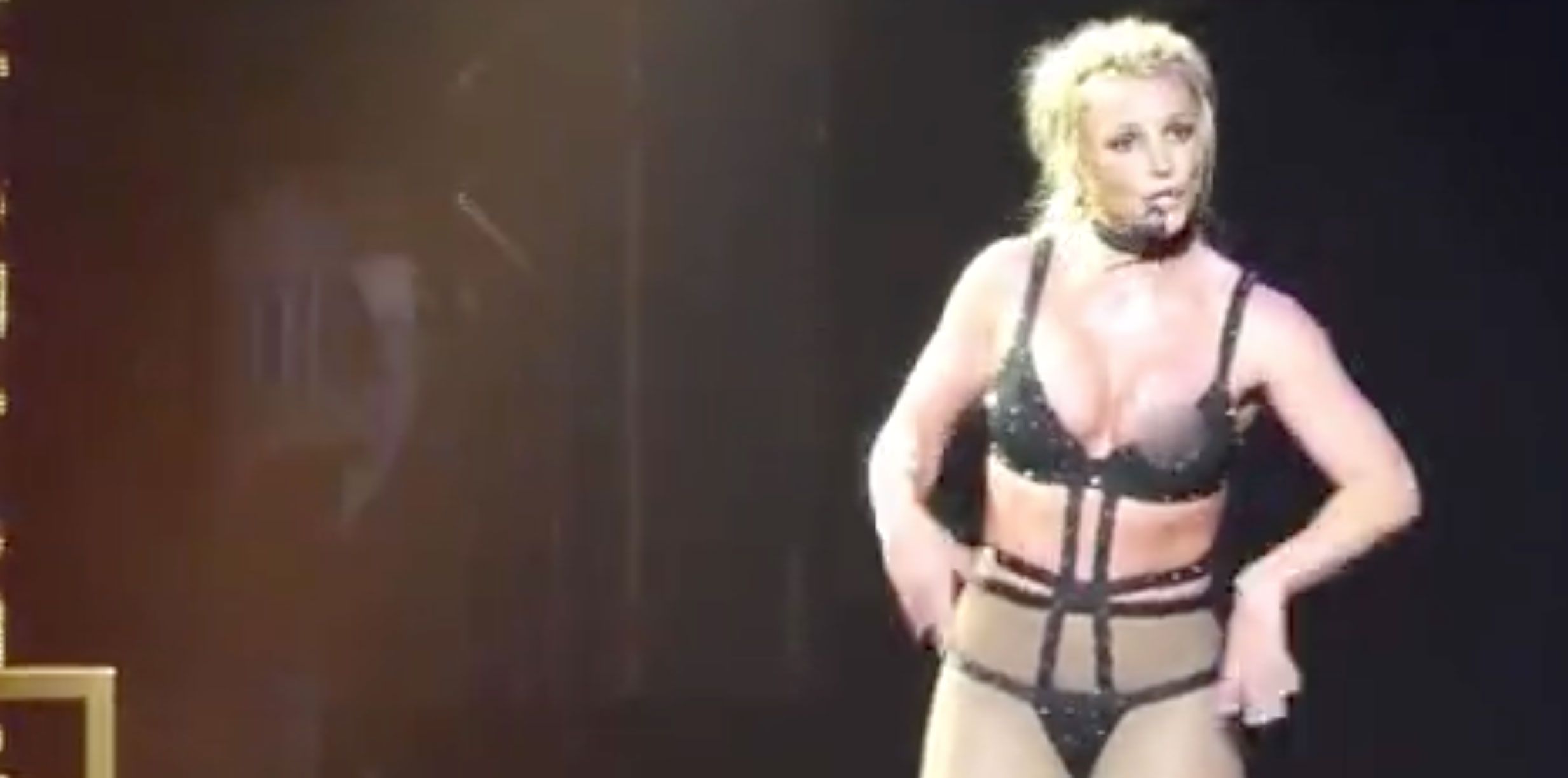 Britney Spears Suffers Wardrobe Malfunction During Concert - Britney Spears  Flashes Nipple