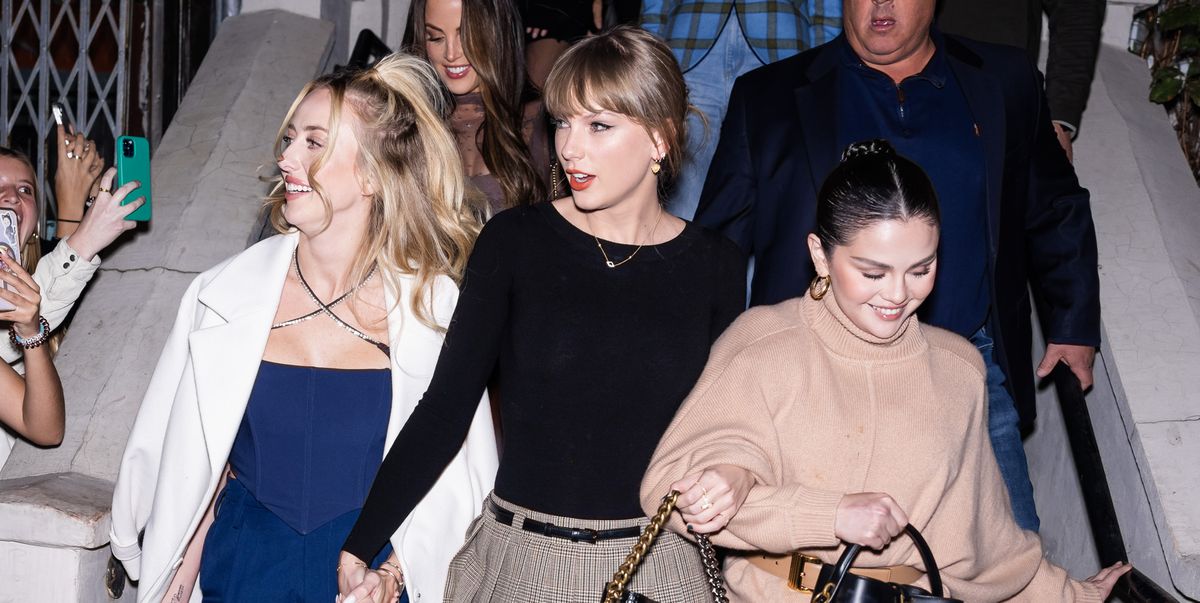 Taylor Swift speist mit Prominenten und den Ehefrauen der Chiefs, während die Mannschaft in Deutschland spielt
