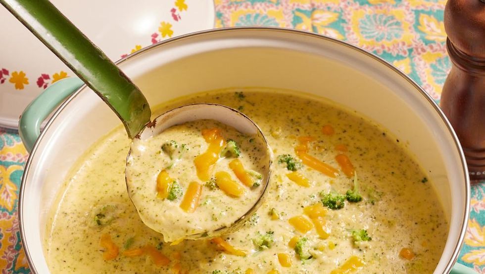 https://hips.hearstapps.com/hmg-prod/images/broccoli-cheese-soup-recipe-1627320189.jpeg?crop=1.00xw:0.567xh;0,0.0963xh