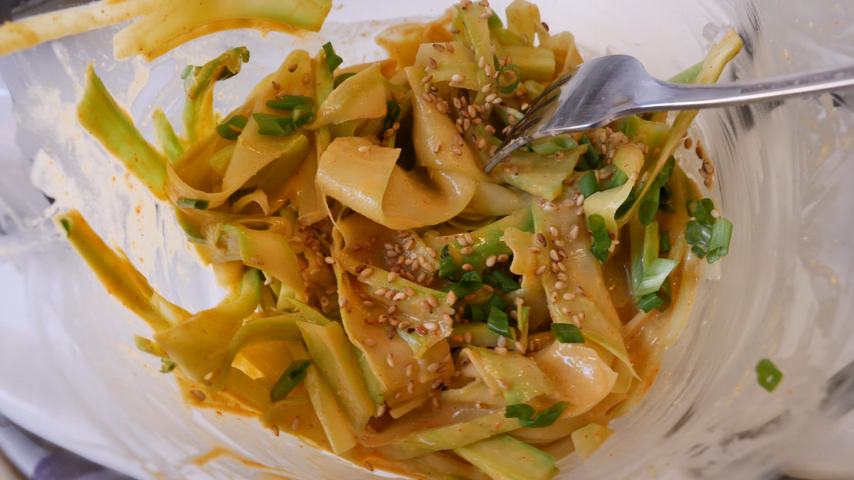 preview for Here's How To Use Every Part Of Your Fruits & Veggies!