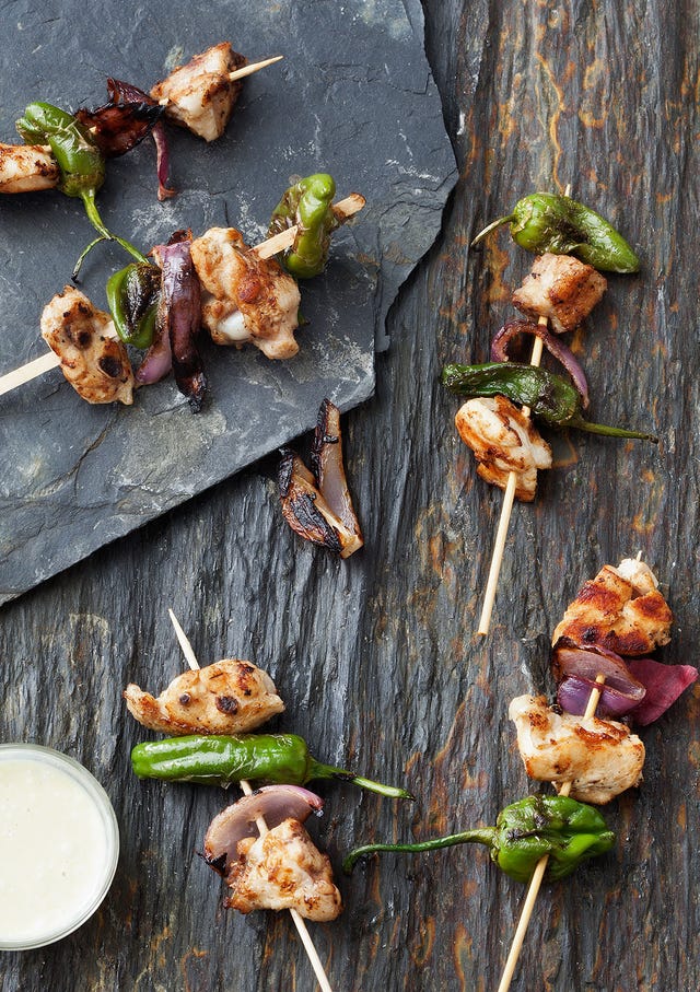 te enseñamos a preparar unas deliciosas brochetas de pollo