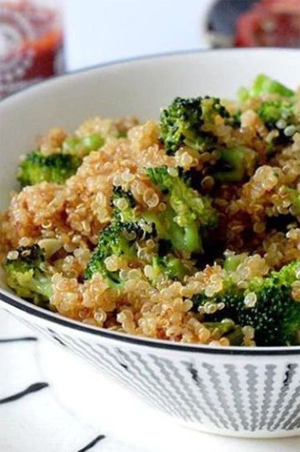 plato de brócoli con quinoa