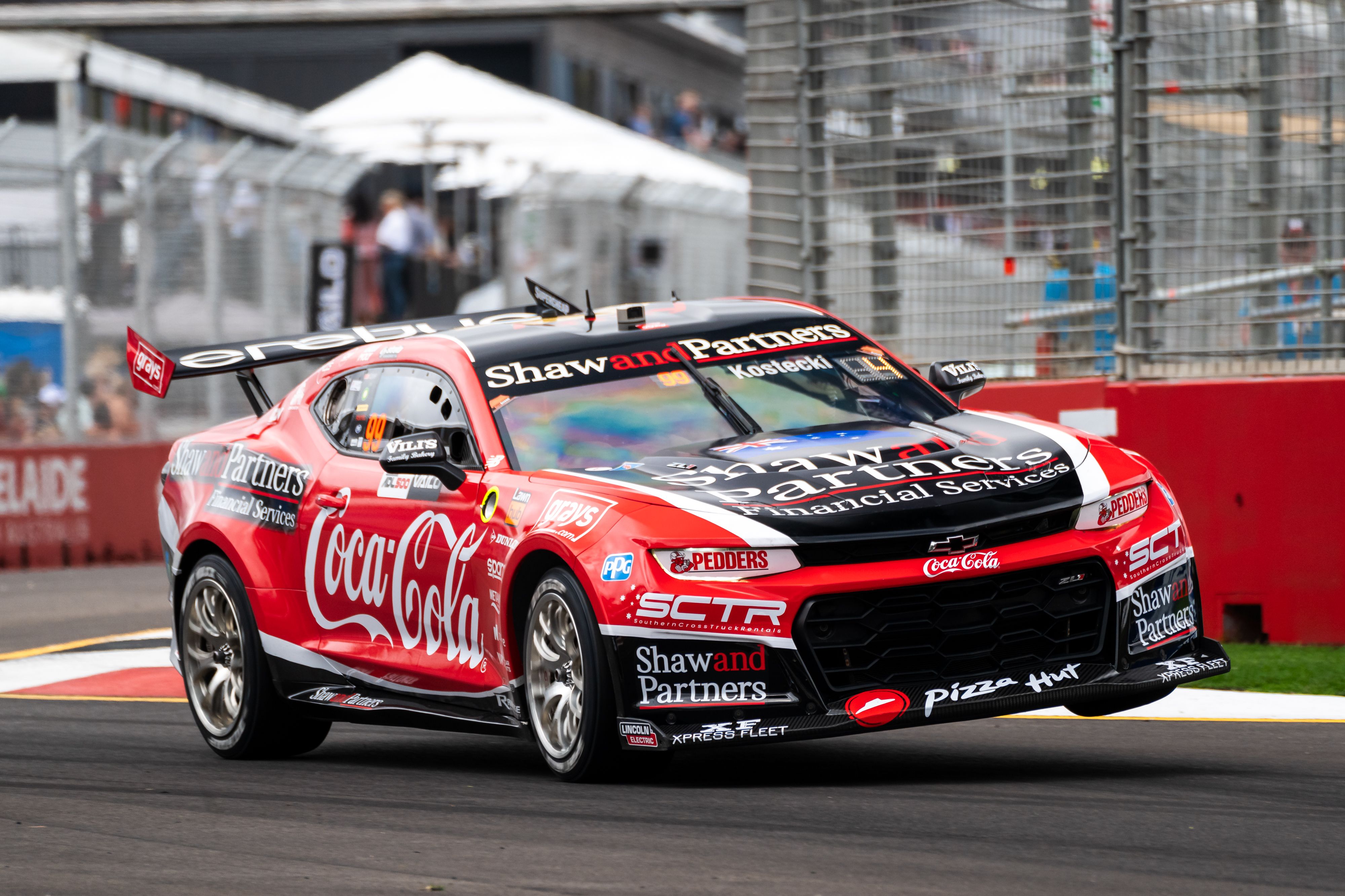 Toyota Camry da Nascar aparece à venda no Facebook (mas é só para track  days) - Motor Show