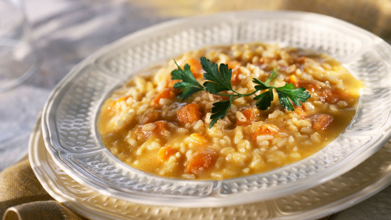 Brodo vegetale - ecco come farlo - Fatto in casa da Benedetta