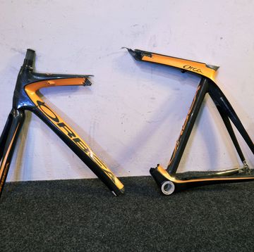 broken carbon fibre bike frame
