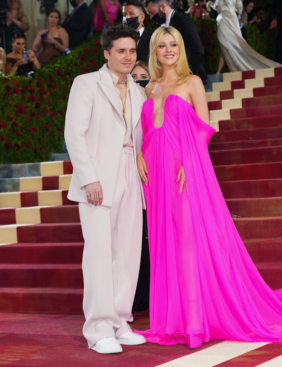 nicola and brooklyn peltz beckham at the 2022 met gala