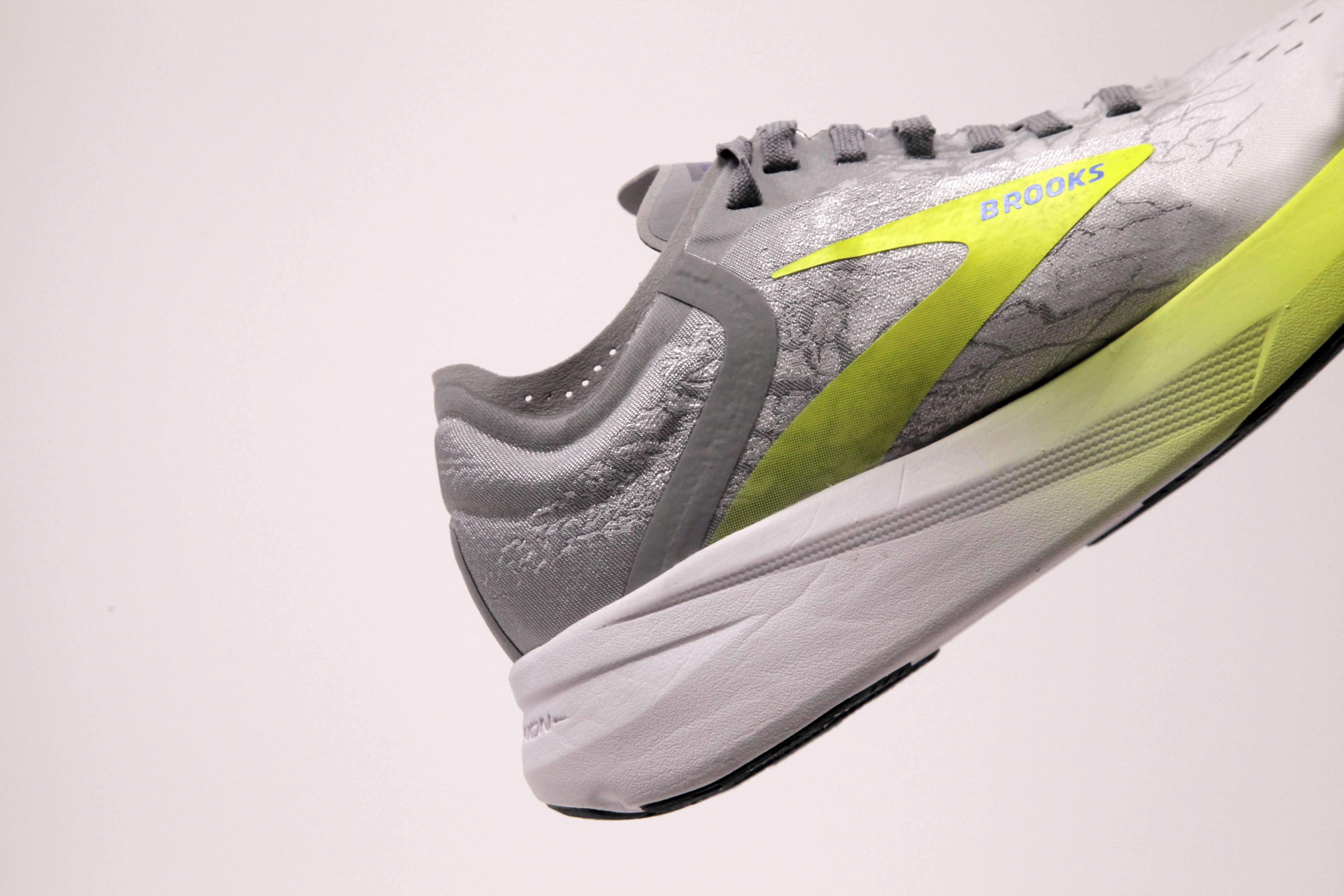 Brooks hyperion silver online