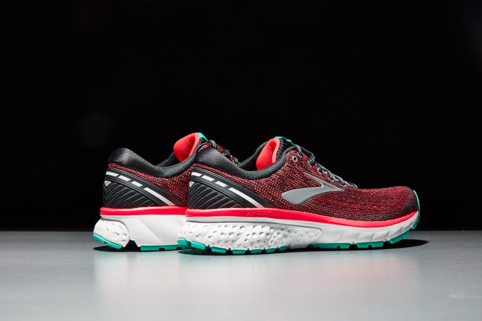 Shoe, Footwear, White, Sneakers, Black, Red, Green, Product, Sportswear, Walking shoe, 