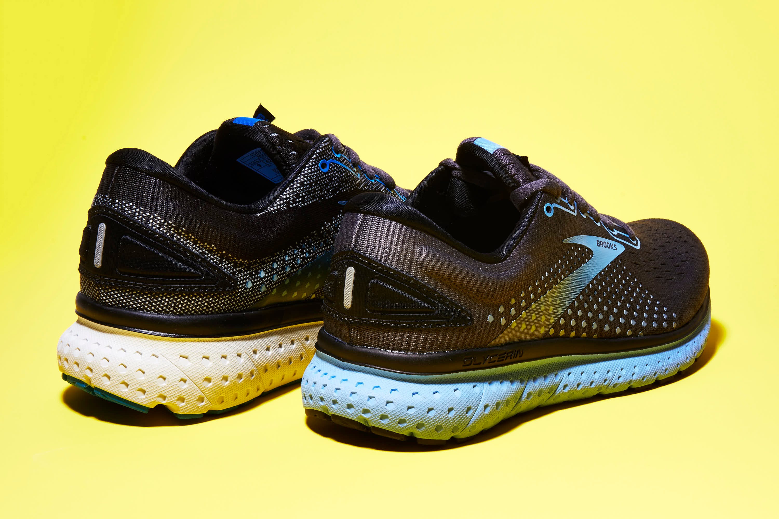 Shoe, Footwear, Outdoor shoe, Running shoe, Walking shoe, Product, Sportswear, Yellow, Cross training shoe, Sneakers, 