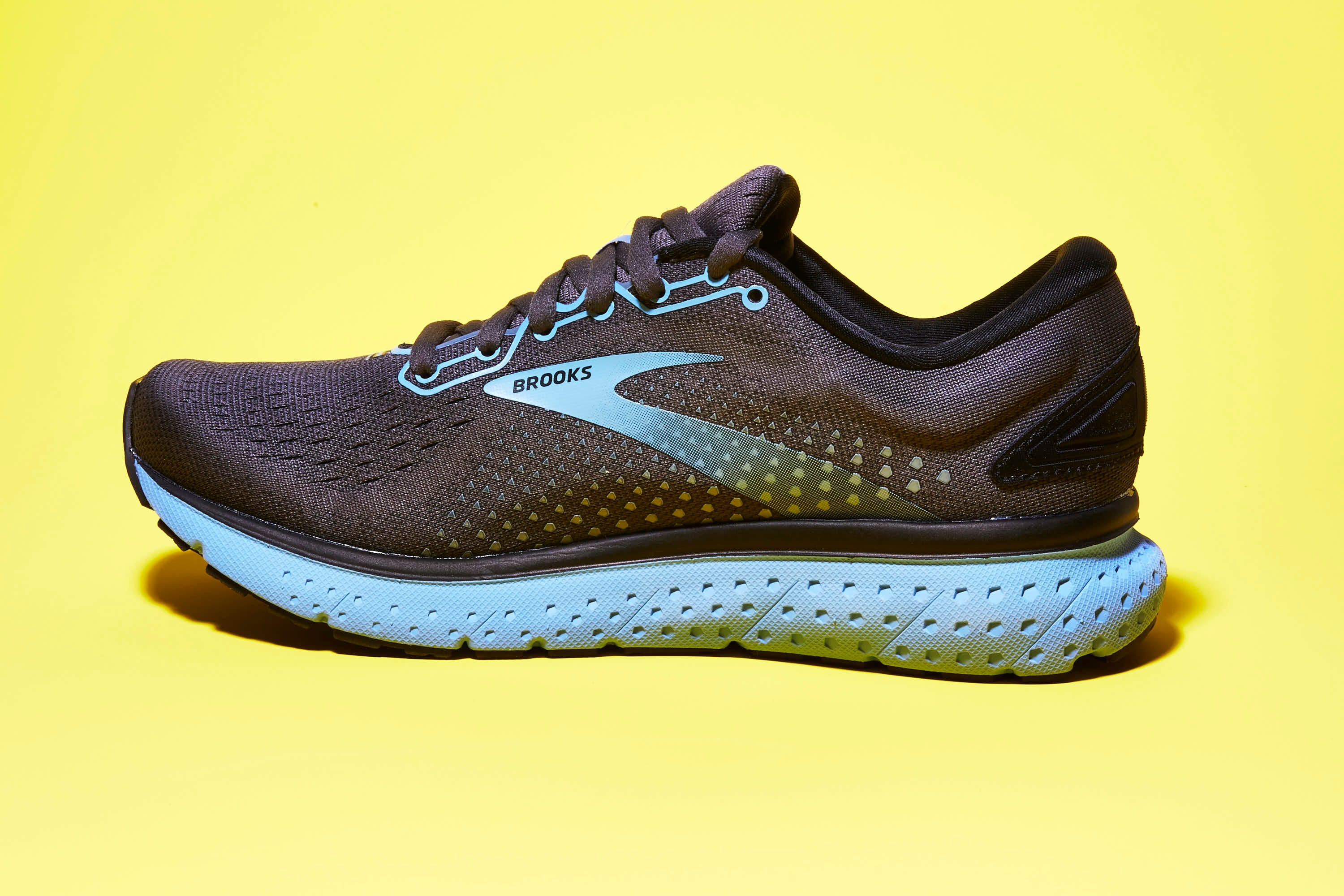 Shoe, Footwear, Outdoor shoe, Running shoe, White, Walking shoe, Black, Product, Sneakers, Cross training shoe, 
