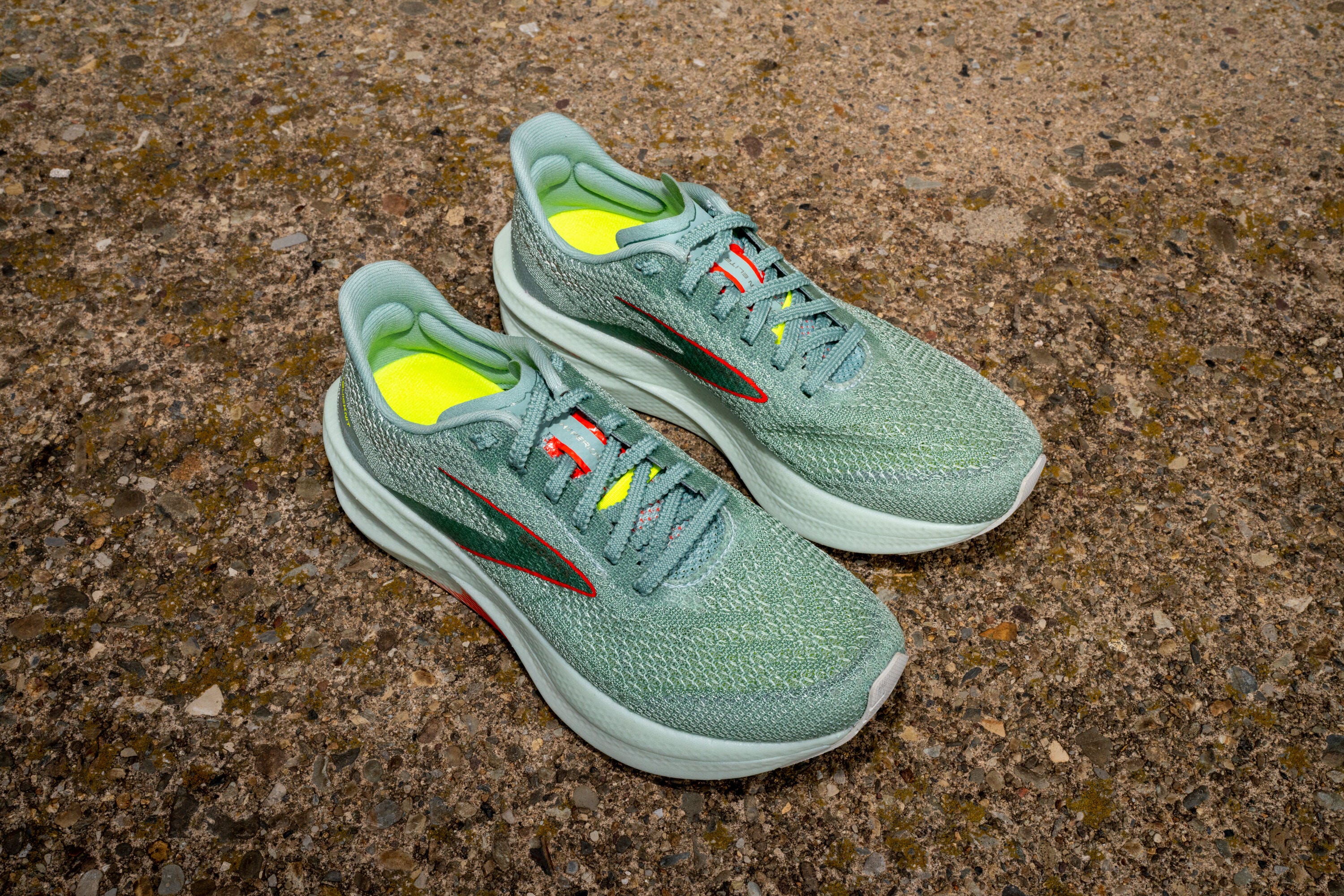 Inside the Shoe Des Wore to Break the 50K World Record