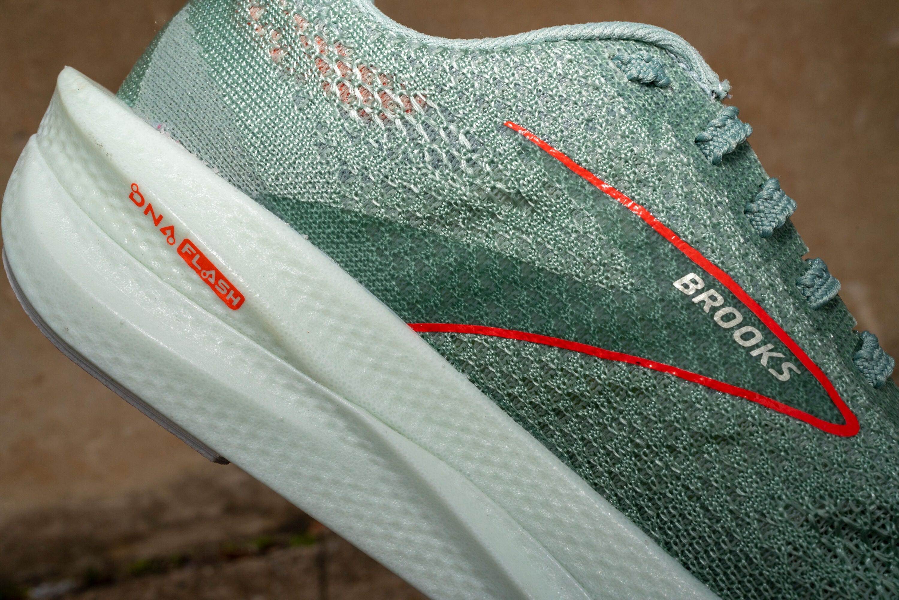brooks hyperion 3