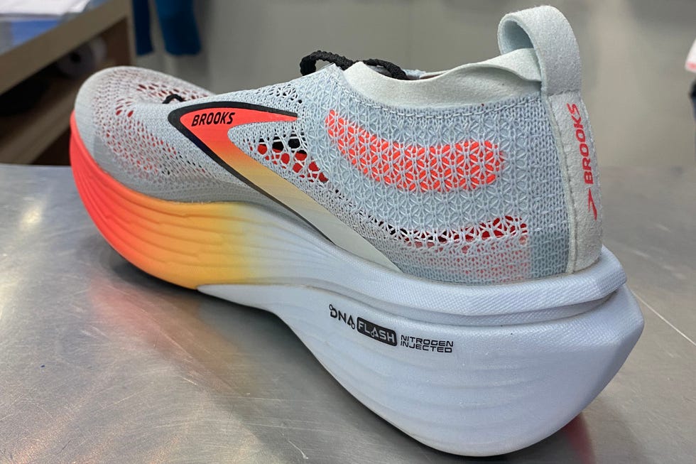 brooks hyperion elite 4
