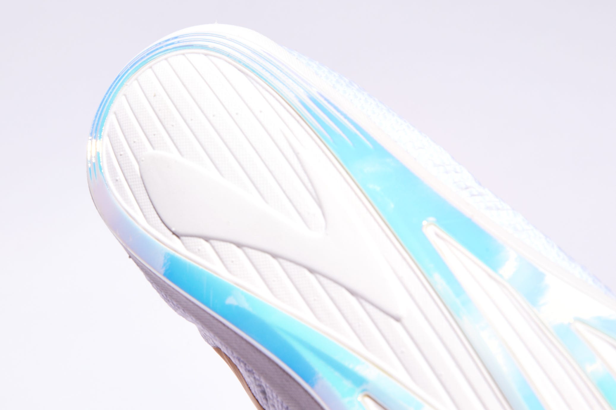 Turquoise, Aqua, Blue, Footwear, Azure, Shoe, Feather, Turquoise, Athletic shoe, Fashion accessory, 