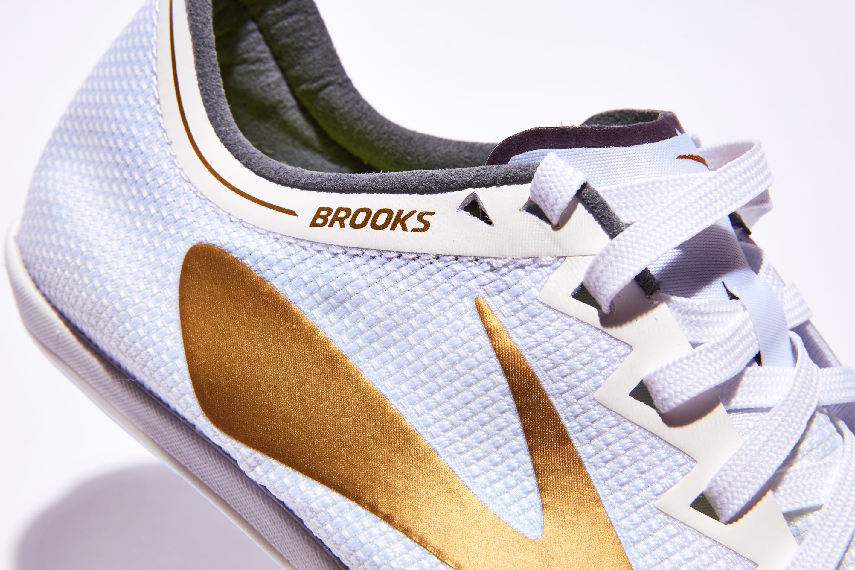 Footwear, White, Shoe, Sportswear, Sneakers, Athletic shoe, Beige, Outdoor shoe, Walking shoe, 