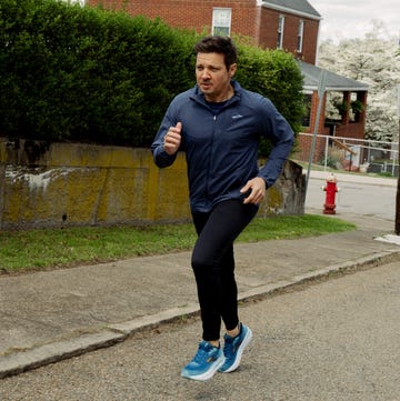 jeremy renner running jeremy renner running