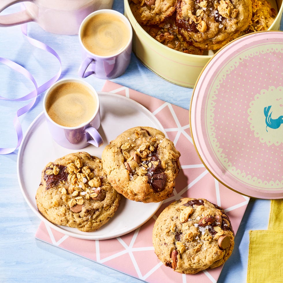 chunky brown butter granola cookies