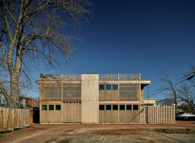 arquitectura consciente y sostenibilidad desde la fachada en este hogar familiar y eficiente