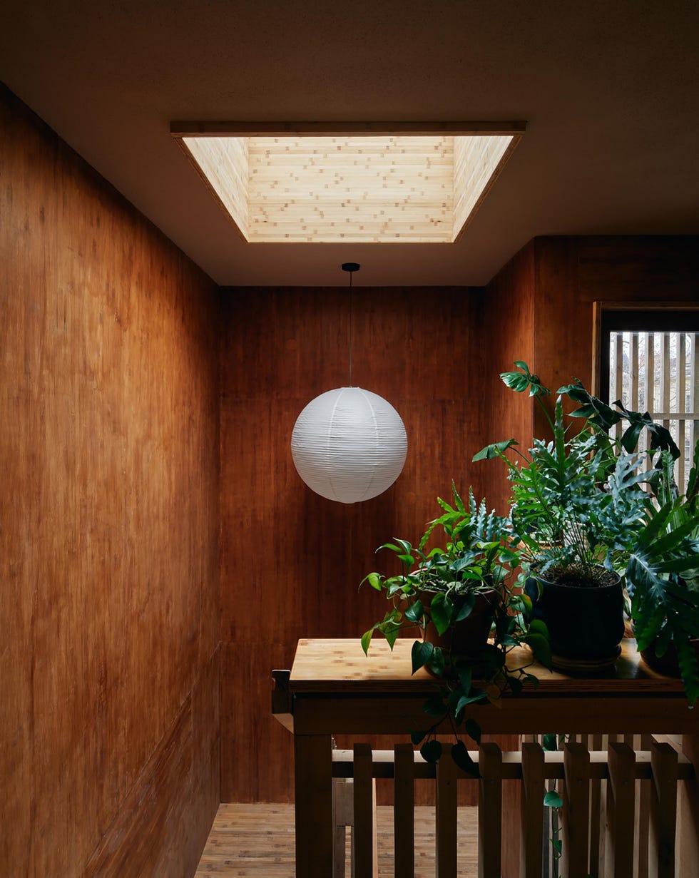 arquitectura consciente y sostenibilidad desde la fachada en este hogar familiar y eficiente