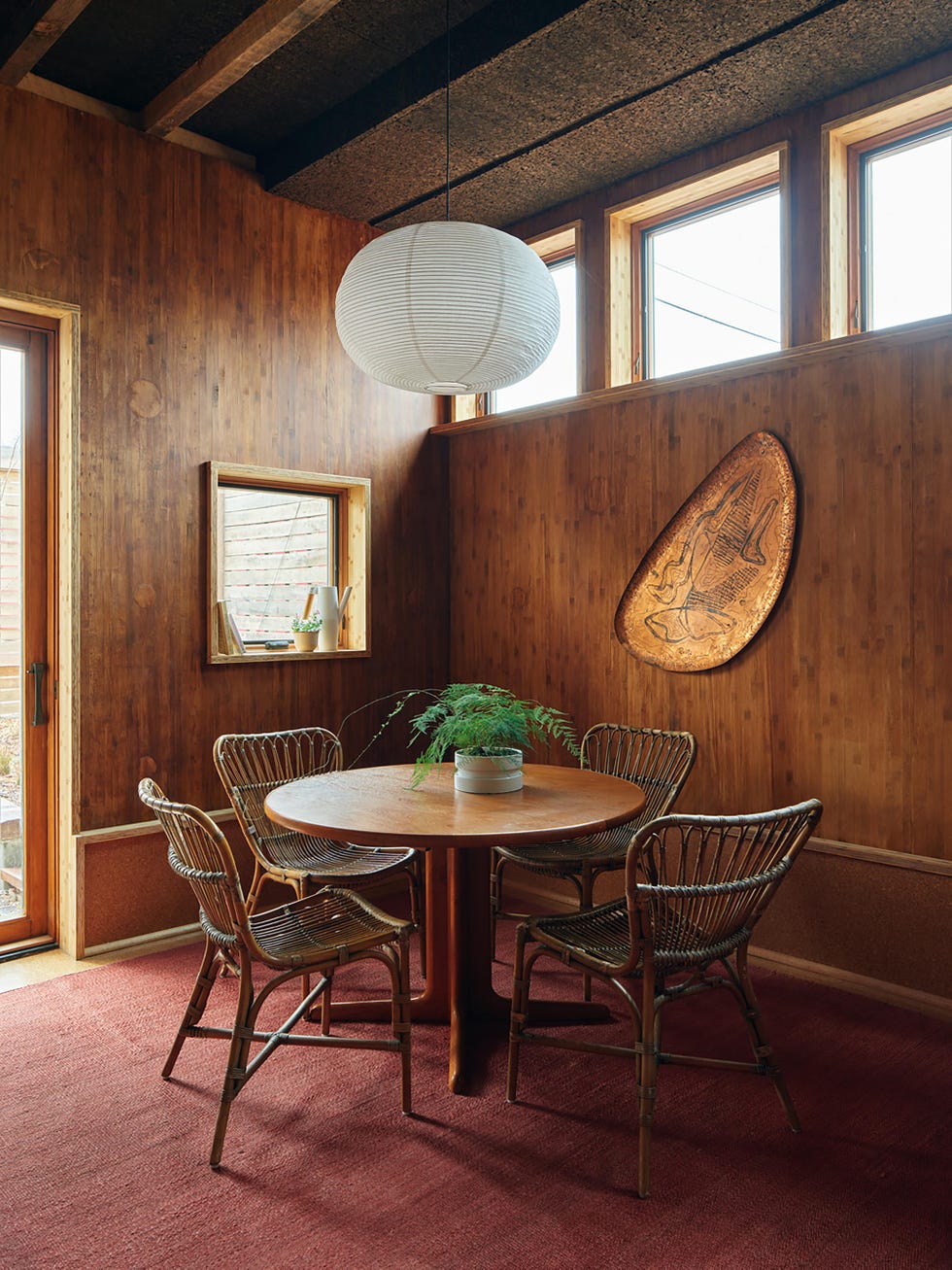 arquitectura consciente y sostenibilidad desde la fachada en este hogar familiar y eficiente