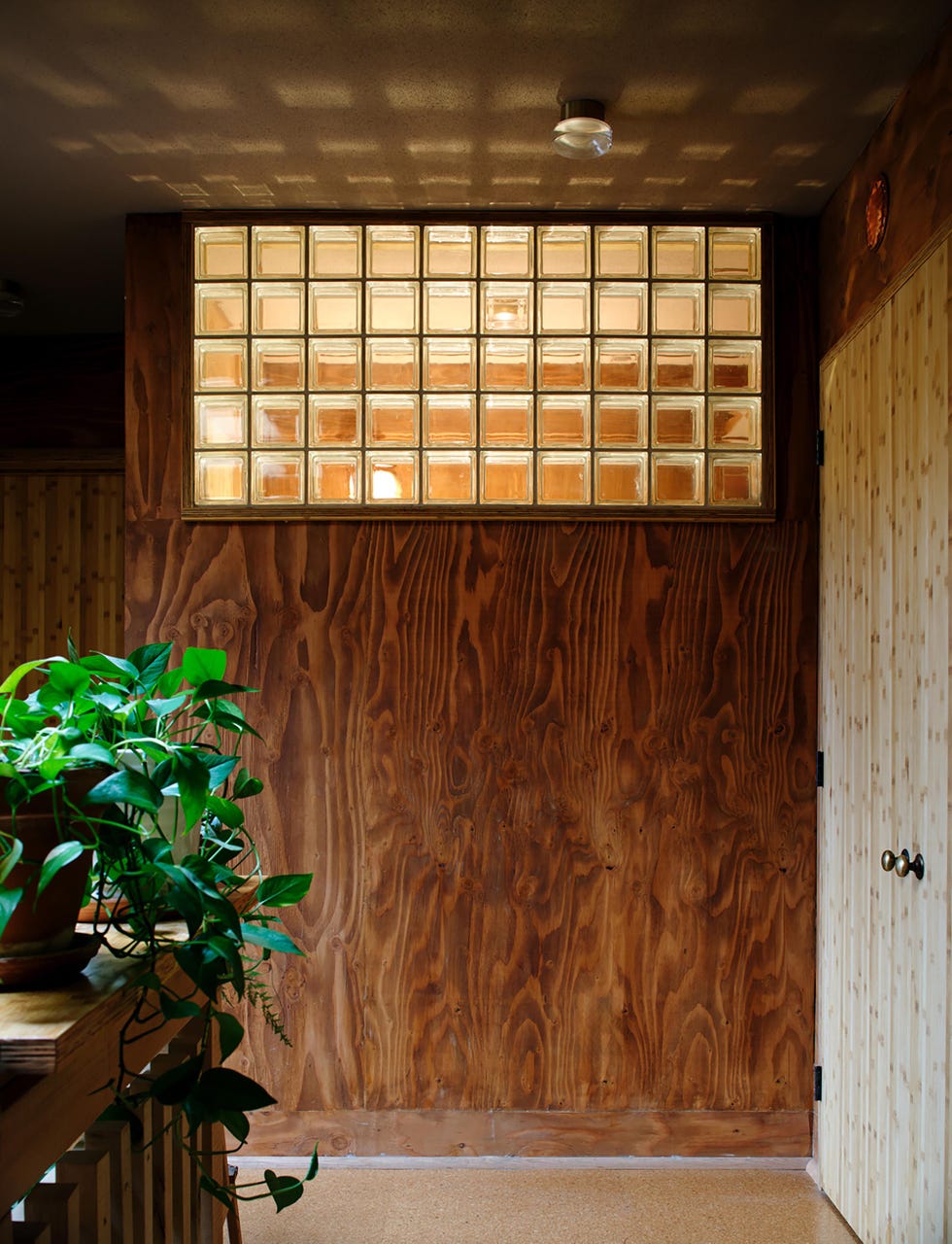 arquitectura consciente y sostenibilidad desde la fachada en este hogar familiar y eficiente
