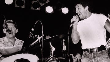 bruce springsteen perform at the stone pony on august 22, 1987 in asbury park, new jersey