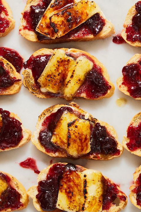 bruleed brie crostini with cherry jam