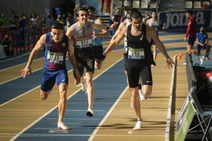 bruno hortelano gana a manuel guijarro y lucas bua los 400 metros