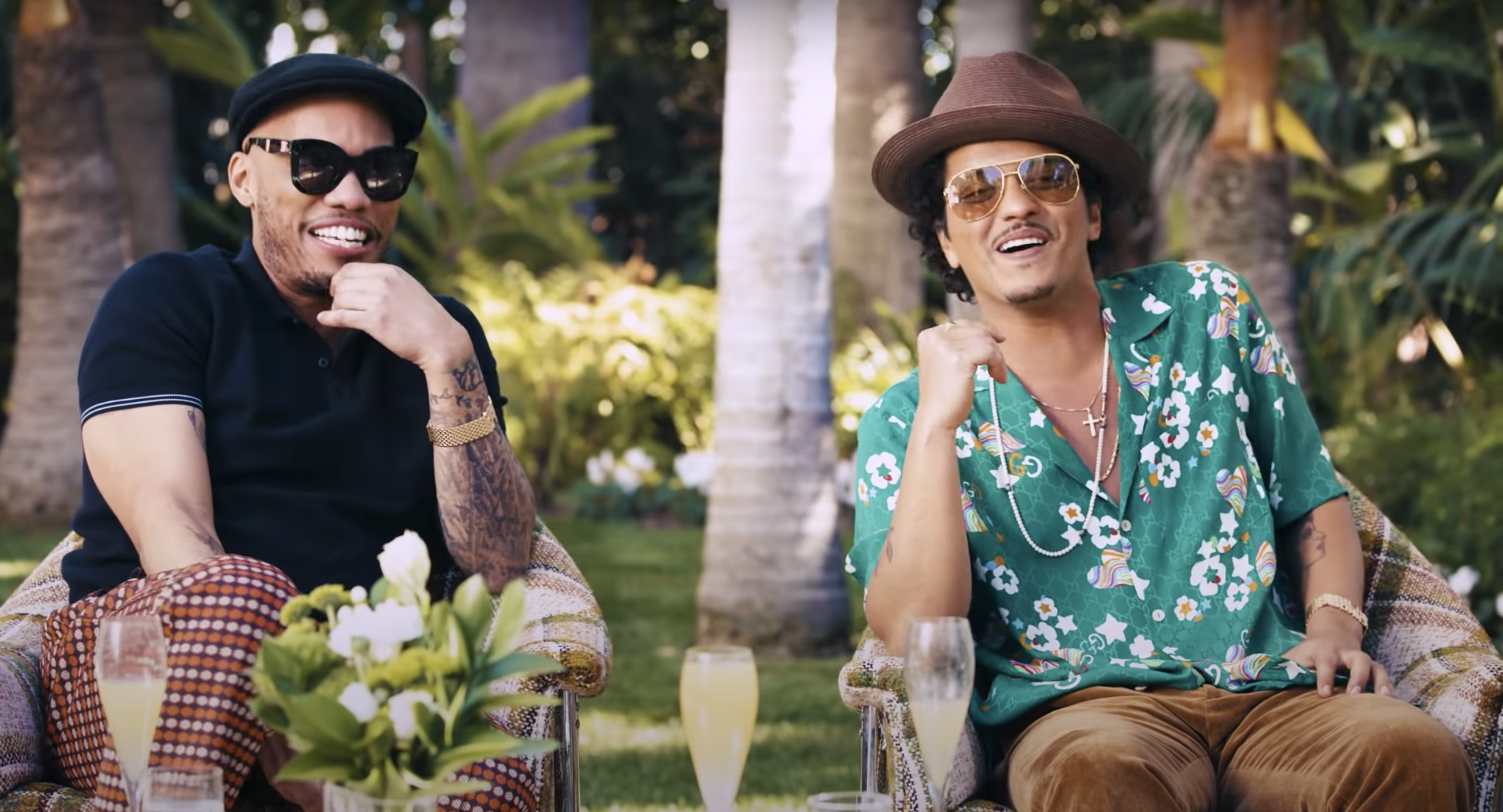 Bruno Mars, Anderson .Paak, Silk Sonic - Leave the Door Open [Official  Video] 