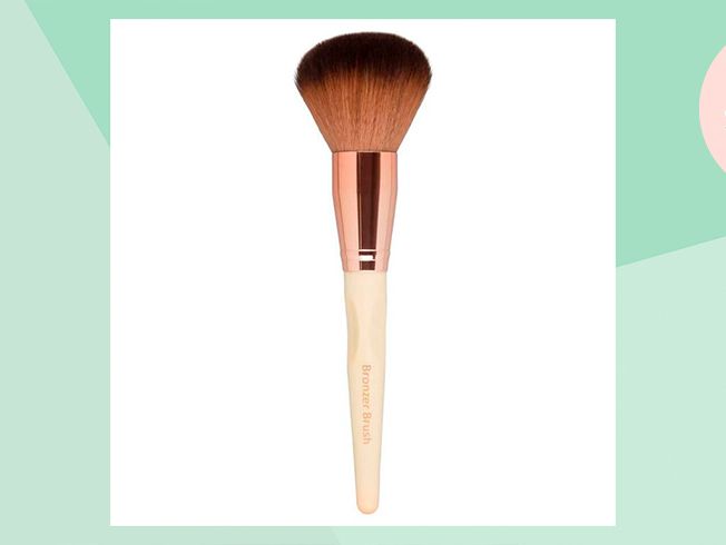 10 Best Bronzer Brushes For a Flawless Glow