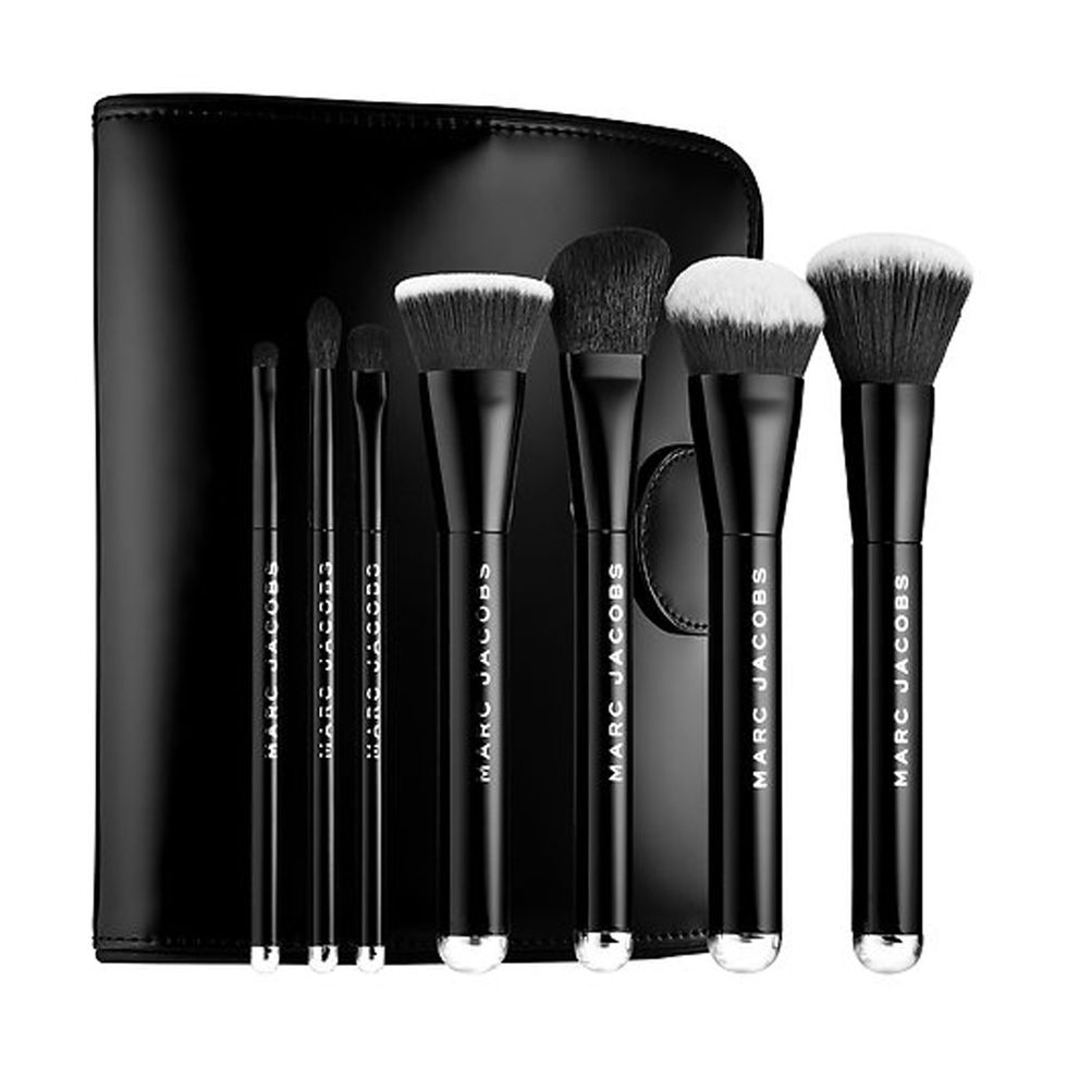 Brush, Makeup brushes, Cosmetics, Product, Eye shadow, Eye, Material property, Tool, 