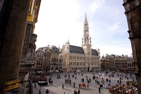 BRUSSEL BELGI  De Belgische hoofdstad is gelegen rond de centrale Grote Markt een Werelderfgoed van vergulde prachthuizen het Stadhuis en het Maison du Roi