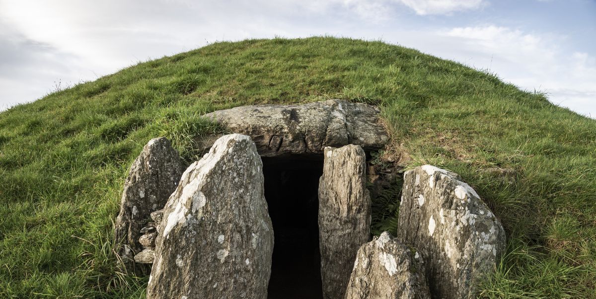Archaeologists Found Trapezoidal Tombs Older Than the Egyptian Pyramids