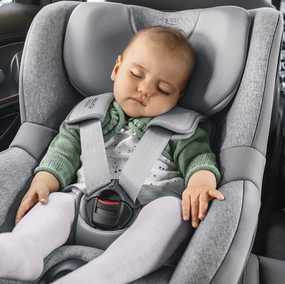 sillas, carritos y dispositivos de seguridad de britax römer para llevar al recién nacido en el automóvil
