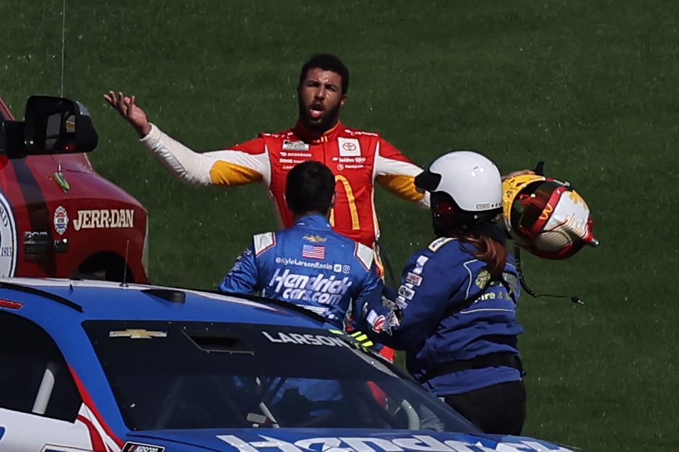 Read NASCAR Driver Bubba Wallace's Apology for Shoving Kyle Larson at Las  Vegas Motor Speedway