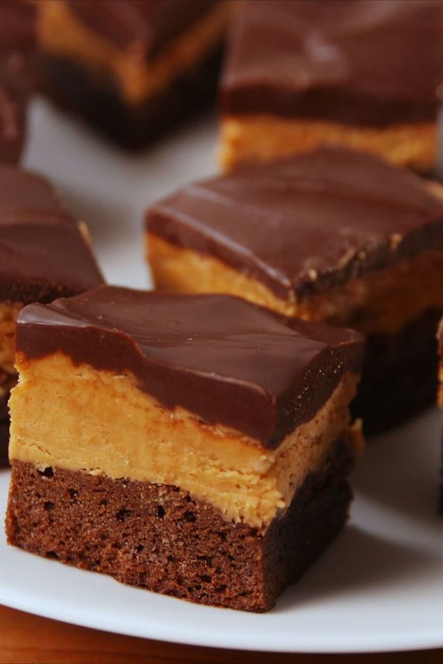 Food, Caramel shortbread, Dish, Dessert, Baked goods, Chocolate, Cuisine, Chocolate brownie, Fudge, Dulce de leche, 