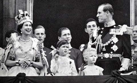 Classic Photos of the Royal Family on Buckingham Palace's Balcony