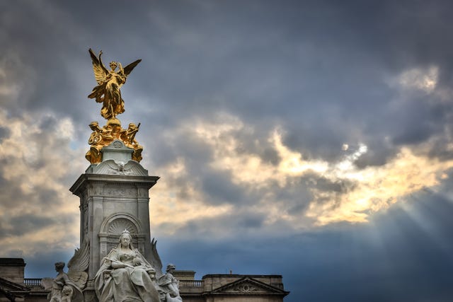 Buckingham Palace Christmas Decorations