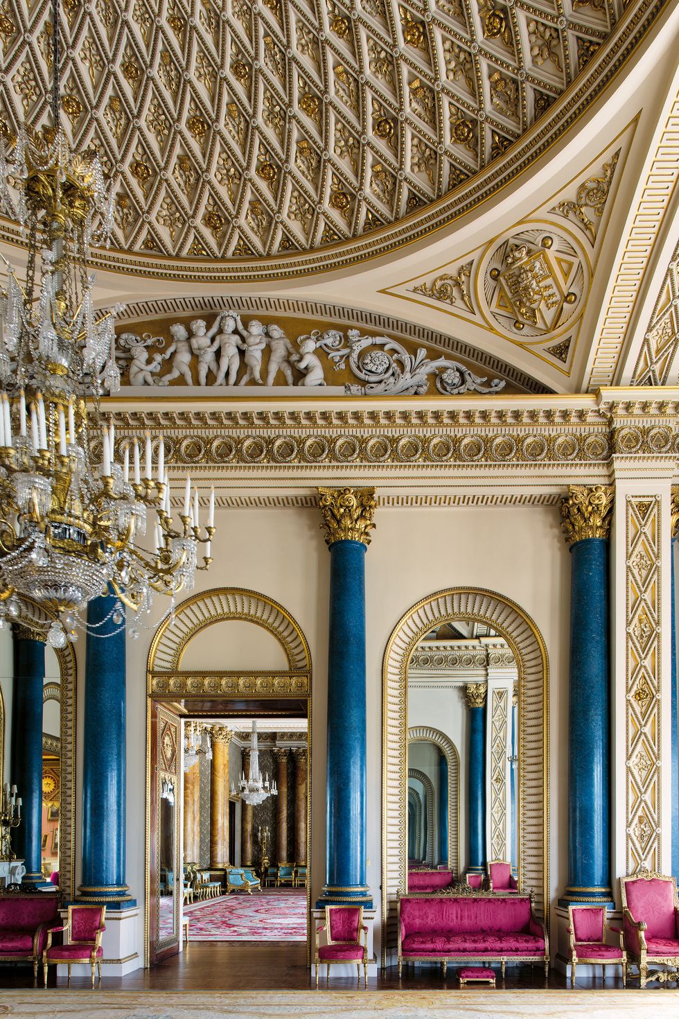 buckingham palace interior colours