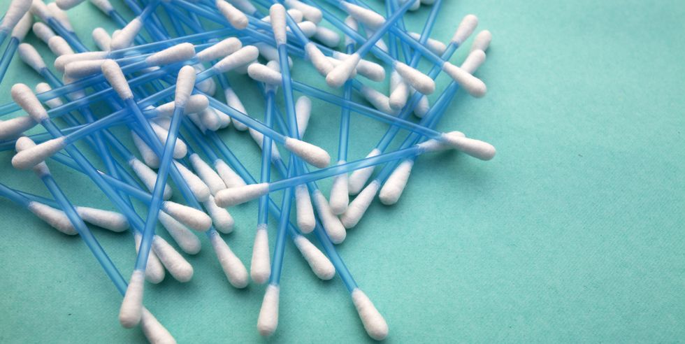 how to pop pimples with cotton swabs