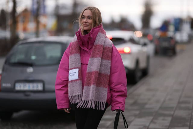 Complementos de tendencia para no pasar frío: gorros, guantes y bufandas -  Foto 1