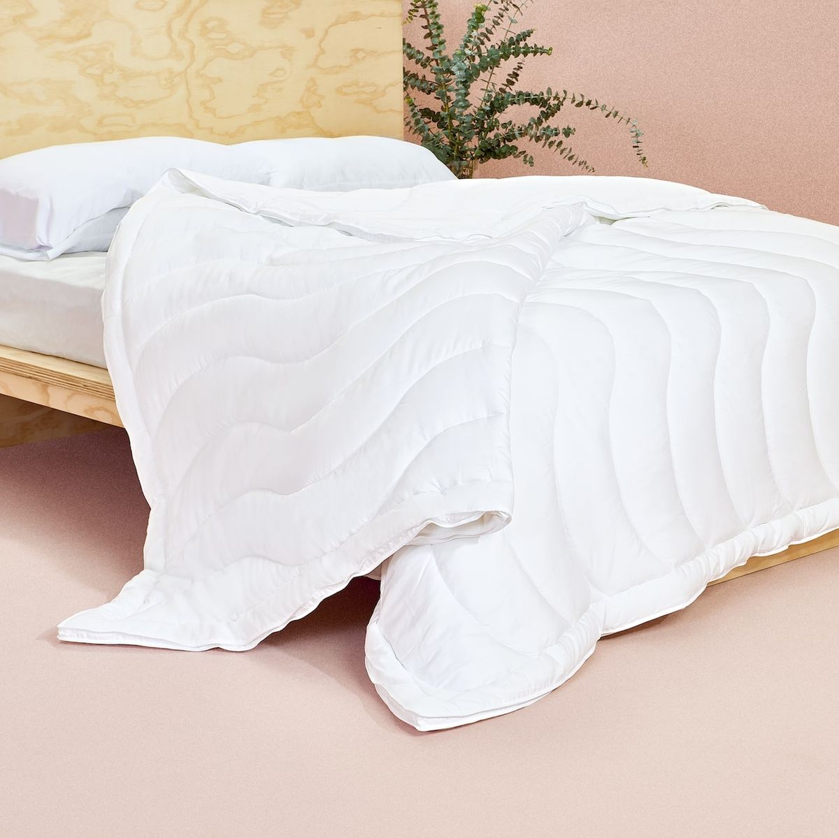 Bedding, Linens, Textile, Bed sheet, Pillow, Furniture, Duvet, 