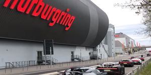 bugatti chiron super sport 300, pur sport, divo y centodieci en nürburgring