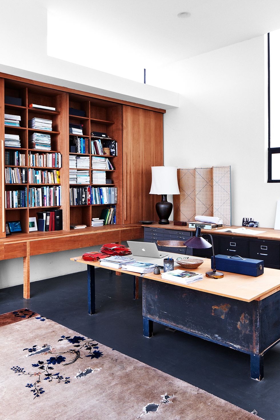 18 Gorgeous Rooms With Built-In Bookcases