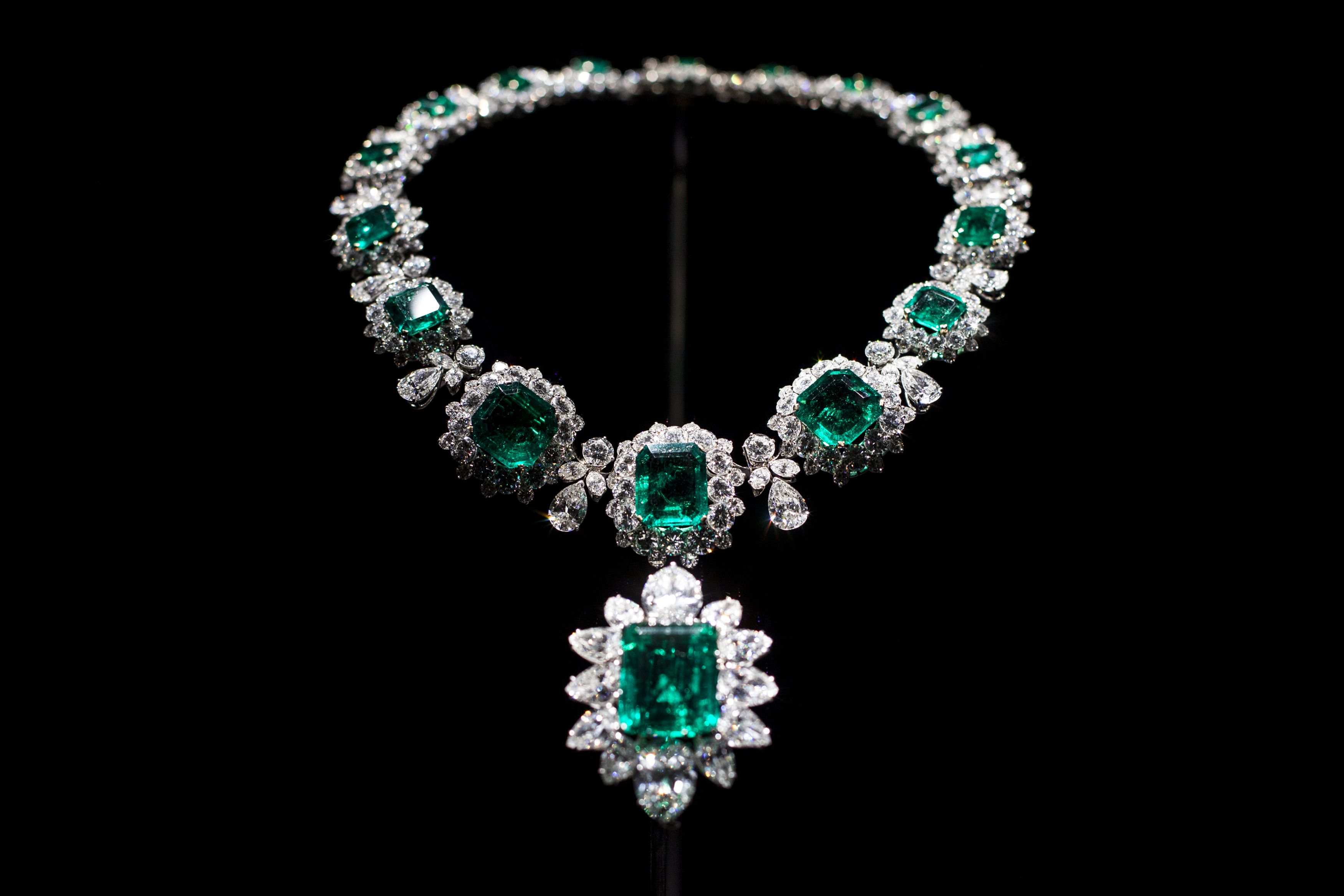 Share more than 81 elizabeth taylor diamond necklace - POPPY
