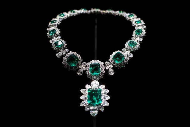 Elizabeth Taylor Jewelry Collection - Elizabeth Taylor Memorable Jewels